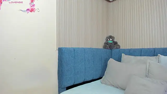 Dulce emi online show from February 14, 12:24 pm