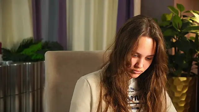 Snapshot of AlesiaTouhey chatting on November 17, 12:00 pm AlesiaTouhey online show from November 17, 12:00 pm