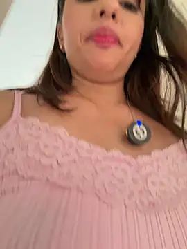 Snapshot of ginny_ross chatting on June 6, 2:44 pm ginny ross online show from June 6, 2:44 pm