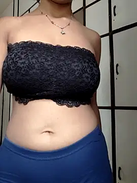 Snapshot of sexy_lelina chatting on May 9, 5:23 am sexy lelina online show from May 9, 5:23 am