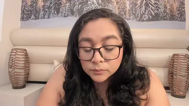 ViickyLee online show from April 30, 6:09 am