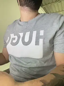 julianlondo111 online show from December 19, 2:40 am