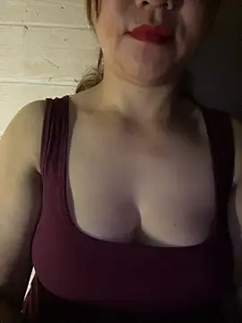 Snapshot of Diana-sexyy chatting on May 31, 9:27 pm Diana-sexyy online show from May 31, 9:27 pm