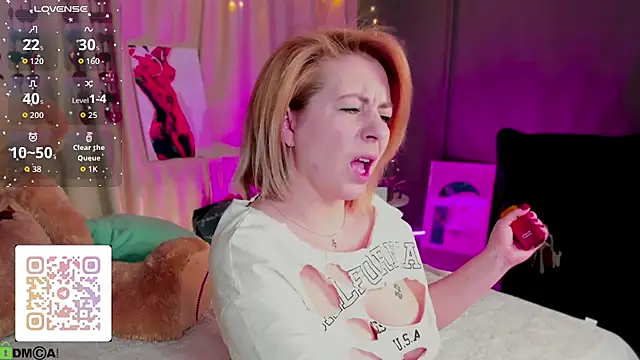 Snapshot of miss_lisaaa chatting on February 19, 2:07 am miss lisaaa online show from February 19, 2:07 am