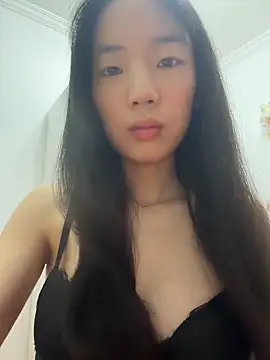 TinyBabe online show from April 29, 2:10 pm