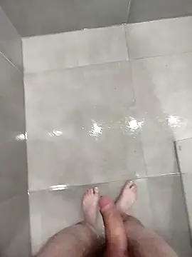 Snapshot of zaginiony1122 chatting on November 17, 8:25 pm zaginiony1122 online show from November 17, 8:25 pm