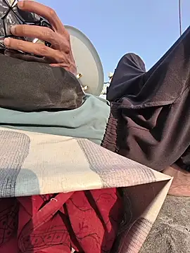 Ritik143jhil online show from February 9, 11:36 am