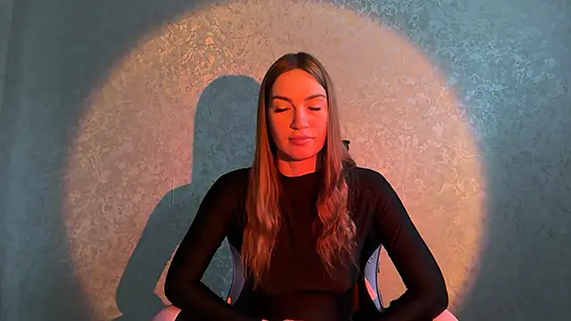 lisababy a online show from November 20, 9:20 am