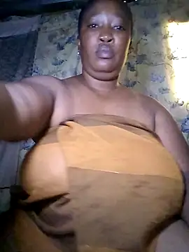 Snapshot of MissMoyo chatting on November 20, 11:21 am MissMoyo online show from November 20, 11:21 am