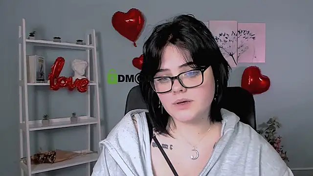 lika pop online show from February 13, 8:38 pm