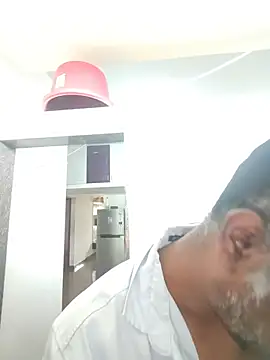 Snapshot of Paramkeerthi chatting on August 1, 2:55 am Paramkeerthi online show from August 1, 2:55 am