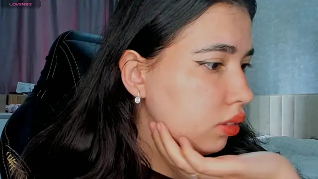 Snapshot of Diara_1an chatting on May 23, 6:51 am Diara 1an online show from May 23, 6:51 am