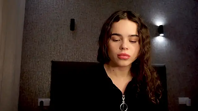 lindaTT online show from November 27, 1:13 pm