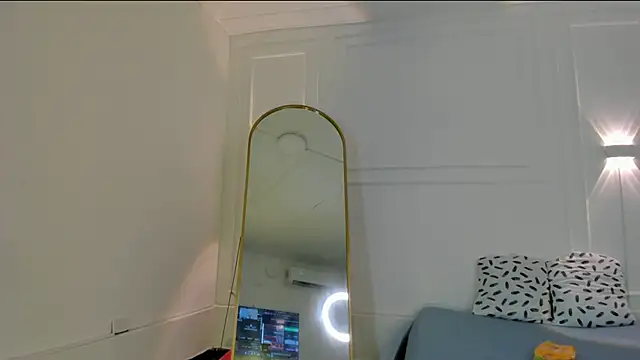 nicolvibes 212 online show from March 1, 8:11 pm