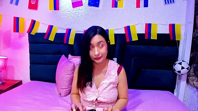 VictoriaRouge  online show from June 24, 8:30 pm