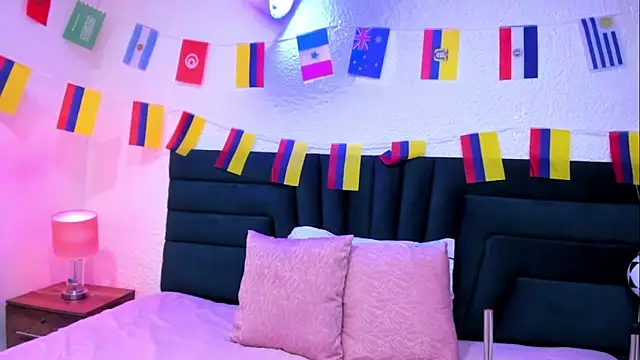 VictoriaRouge  online show from June 26, 8:35 pm