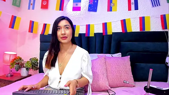 VictoriaRouge  online show from July 9, 8:46 pm
