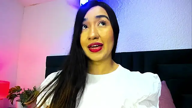 VictoriaRouge  online show from July 26, 9:00 pm