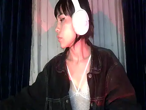 Snapshot of Lily_Sex chatting on December 16, 7:57 am Lily Sex online show from December 16, 7:57 am