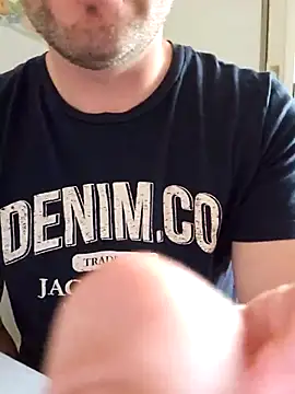 Snapshot of 7allexx chatting on April 20, 7:33 am 7allexx online show from April 20, 7:33 am