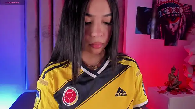 Snapshot of GabrielaSuarez_ chatting on June 17, 7:37 pm GabrielaSuarez online show from June 17, 7:37 pm