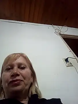 SexyMilf1211 online show from May 2, 10:48 pm