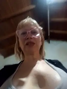 Snapshot of SexyMilf1211 chatting on May 5, 5:21 pm SexyMilf1211 online show from May 5, 5:21 pm