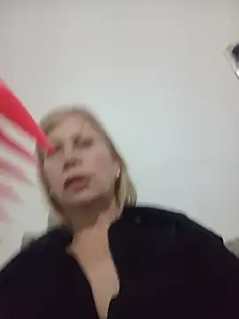 Snapshot of SexyMilf1211 chatting on May 15, 11:39 am SexyMilf1211 online show from May 15, 11:39 am