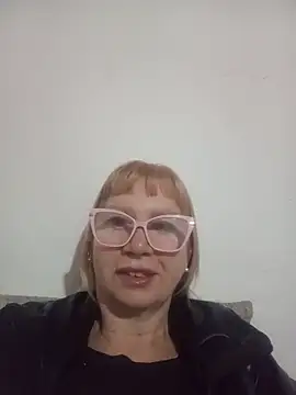 Snapshot of SexyMilf1211 chatting on May 23, 11:14 am SexyMilf1211 online show from May 23, 11:14 am