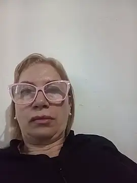 Snapshot of SexyMilf1211 chatting on June 17, 3:13 pm SexyMilf1211 online show from June 17, 3:13 pm