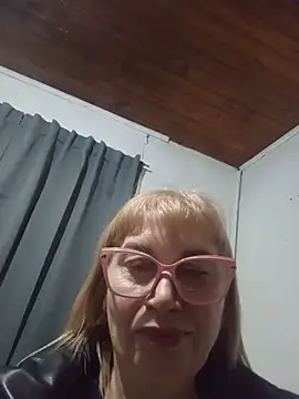 SexyMilf1211 online show from July 1, 5:02 pm