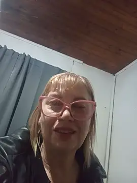 SexyMilf1211 online show from July 4, 12:22 pm