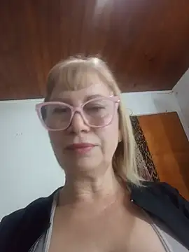 SexyMilf1211 online show from July 25, 10:35 am