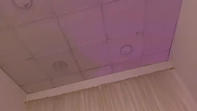 Snapshot of hiddenlust_ chatting on November 26, 12:28 pm hiddenlust online show from November 26, 12:28 pm