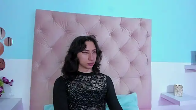 Snapshot of Charlothe_7 chatting on November 14, 4:33 am Charlothe 7 online show from November 14, 4:33 am