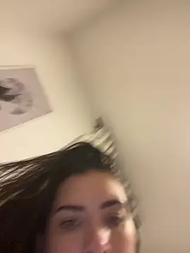 fer-nanda online show from February 11, 4:28 am