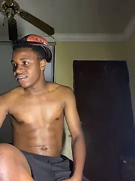 Snapshot of TriggaStar chatting on November 16, 2:39 am TriggaStar online show from November 16, 2:39 am