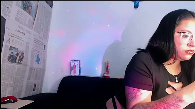 Snapshot of Janna_Dolce chatting on December 5, 1:09 pm Janna Dolce online show from December 5, 1:09 pm