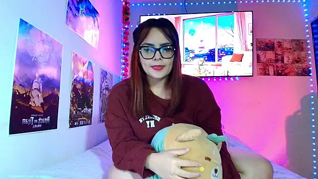 Snapshot of cherry_velvet_19 chatting on February 6, 10:29 am cherry velvet 19 online show from February 6, 10:29 am