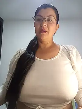 CelesteAlvarez1989 online show from June 2, 3:08 am