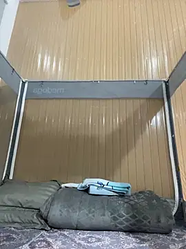 Snapshot of sara-xx chatting on December 4, 2:21 am sara-xx online show from December 4, 2:21 am