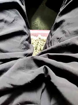 Snapshot of Fun_with_me05 chatting on November 18, 2:50 am Fun with me05 online show from November 18, 2:50 am