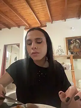 Isabella Hillss online show from December 1, 6:57 pm