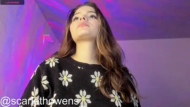 Snapshot of scarlethowens1 chatting on November 23, 6:57 am scarlethowens1 online show from November 23, 6:57 am