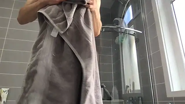 boyinsocks online show from April 28, 7:46 am
