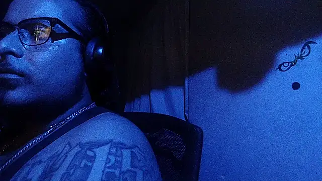 Snapshot of licknitright666 chatting on November 14, 10:03 am licknitright666 online show from November 14, 10:03 am