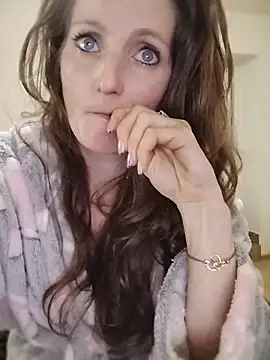 CrazyMaya39 online show from May 2, 8:19 am