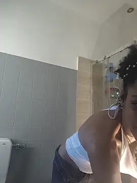 Snapshot of chanell95 chatting on May 9, 9:47 am chanell95 online show from May 9, 9:47 am