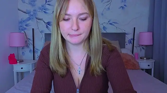 Snapshot of Sweetie_kitty1 chatting on November 14, 2:49 pm Sweetie kitty1 online show from November 14, 2:49 pm