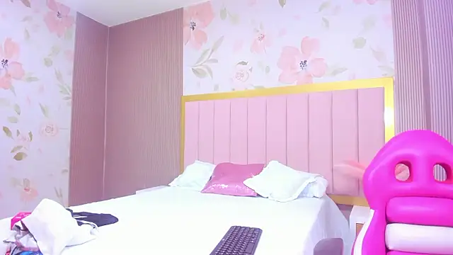 arietta skinny online show from March 8, 12:20 pm